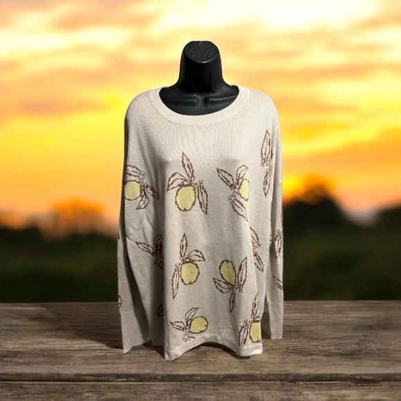 NWT Ricki’s Ladies XXL Lemon Print Crewneck Sweater - Picture 5 of 16